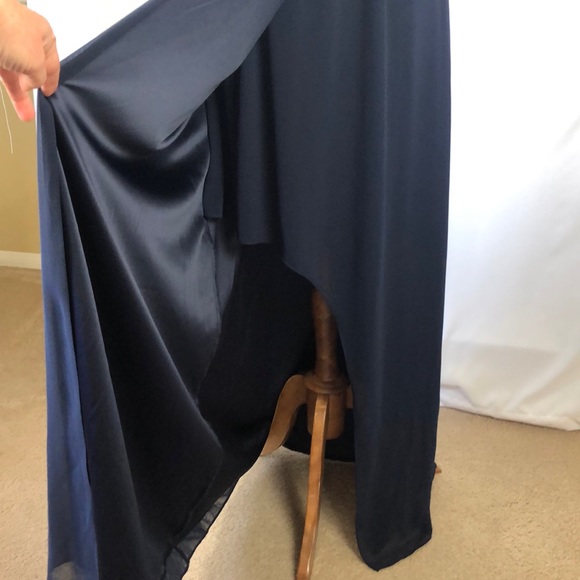 NWT Vince Camuto Elegant Keyhole Evening Gown - Picture 13 of 16